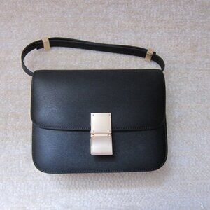 Classic "Box" Bag Medium in Black "Liege" Leather Excellent Condition